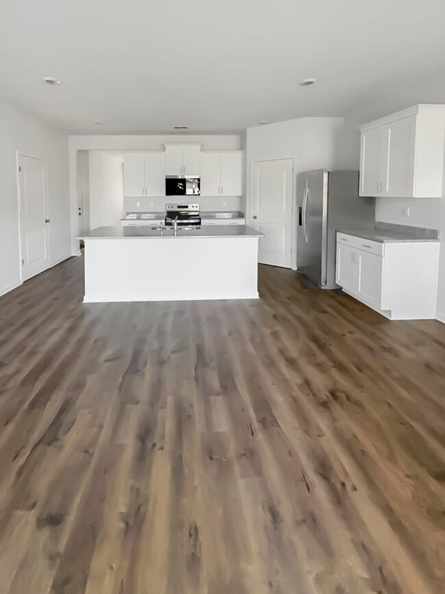 Photo - 275 Kipling Dr