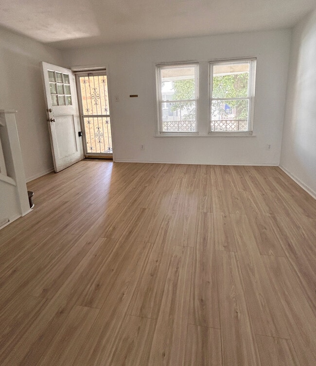 Photo - 2524 Bonaffon St