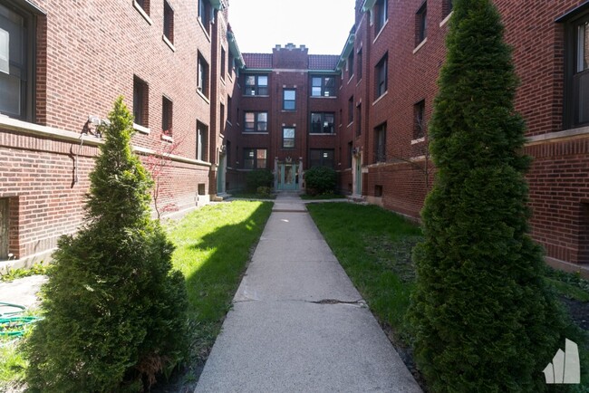 Building Photo - 2639 N Spaulding Ave Rental