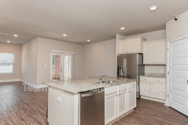 Photo - 7584 Burnside Lp