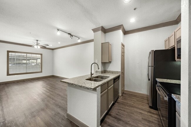 Photo - Move-In Specials You’ll Love! Unidad RAEE1