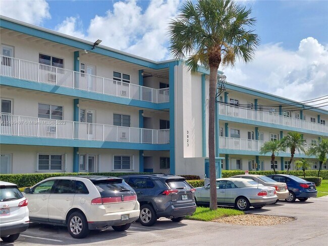 Photo - 3922 NE 166th St Unit 205s