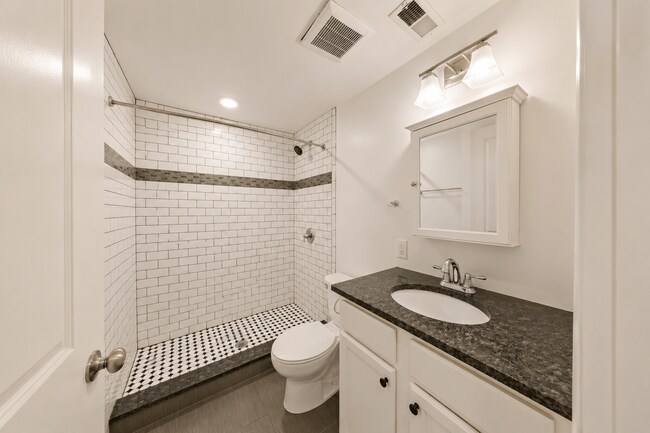 Photo - 6619 Ridge Avenue