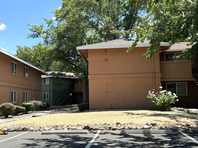 Parkside Gardens Apartments