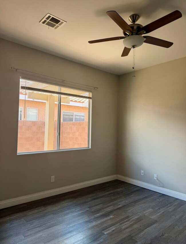 Photo - 2761 Dunstan Way