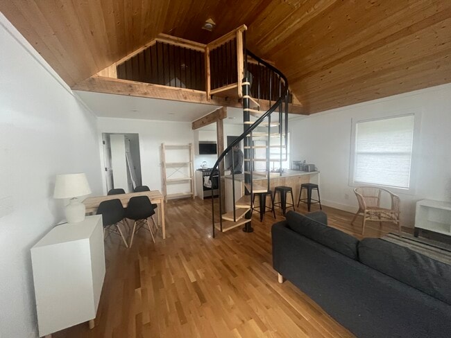 Photo - 1003 George Wilson Rd