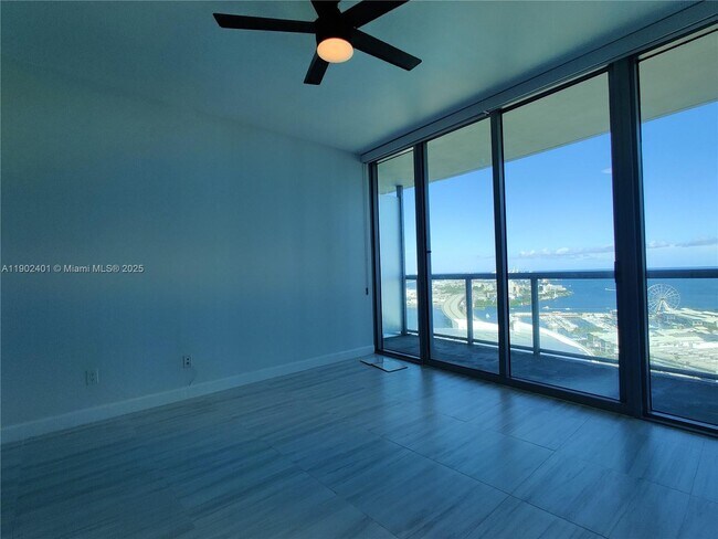 Photo - 888 Biscayne Blvd Unidad 2903