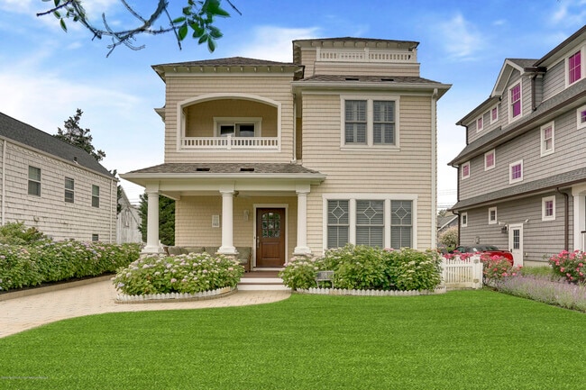 Building Photo - 108 Neptune Pl