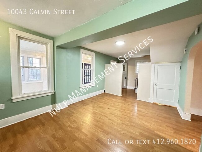 Photo - 10043 Calvin St