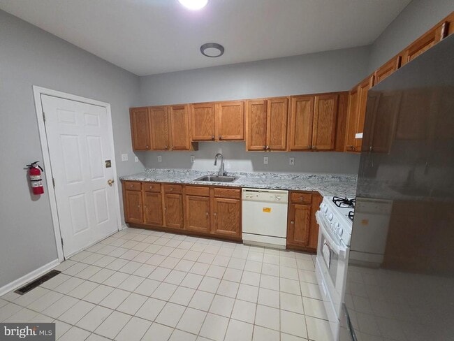 Photo - 611 Artisan St