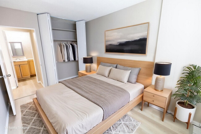 Photo - Mainstreet Plaza