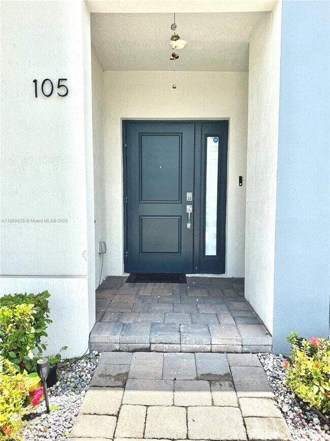 Photo - 105 NE 3rd St