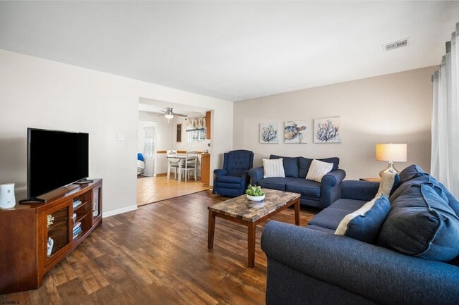 Photo - 10 Explorer Rd