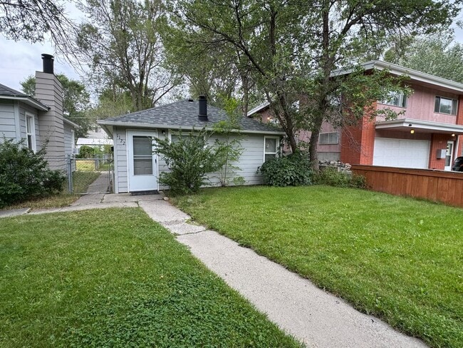 Building Photo - 1120 Custer Ave Rental