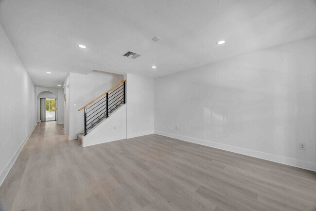 Photo - 727 Kensington Lake Cir