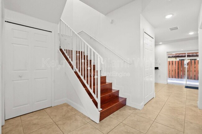 Photo - 7422 NW 182nd St