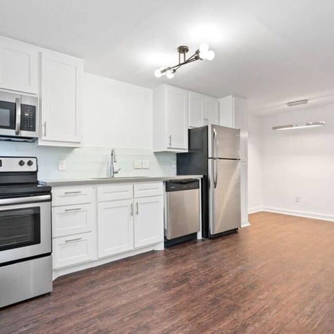 Photo - Dream Montrose - 1717 Norfolk Street