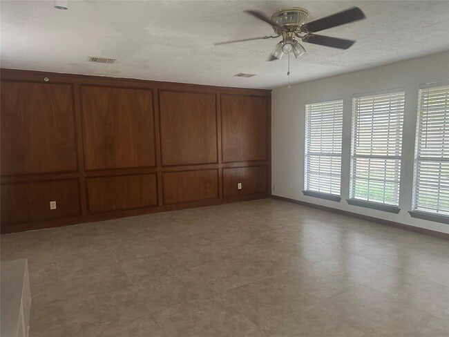 14802 Sagamore Hills Dr
