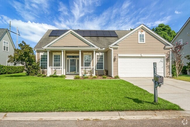 Building Photo - 4BR/4BA Home w/Solar Panels in Sought-Afte...