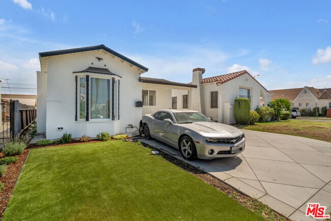 Photo - 7526 S Hobart Blvd House