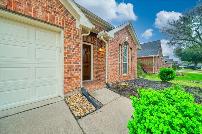 Photo - 7615 Lakeside Manor Ln