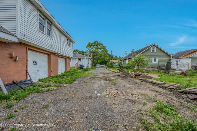 Photo - 664 Laurel Dr