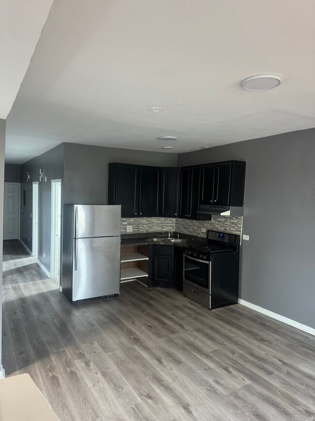 Photo - 1619 S Harding Ave Unidad 3