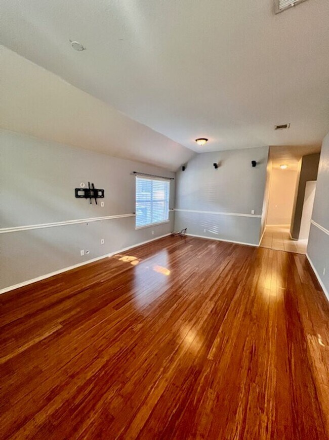 Photo - Steeds Crossing / One Story / 3 bedrooms, 2 bath, 2 living / Pflugerville ISD