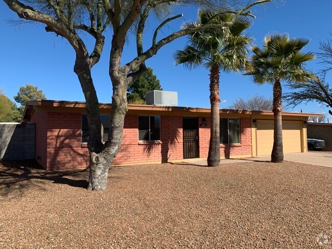 Building Photo - 607 N De Medici Pl Rental
