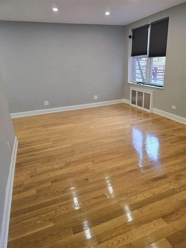 Building Photo - 62-59-62108 108th St Unit 5A