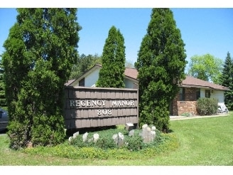Regency Manor - Regency Manor Apartments