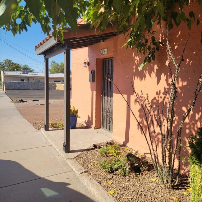 Building Photo - 223 N San Pedro St Unit 223 N. San Pedro St. 8800 Rental