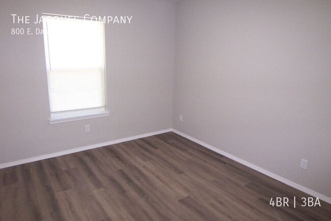 Photo - 800 E Daniels St