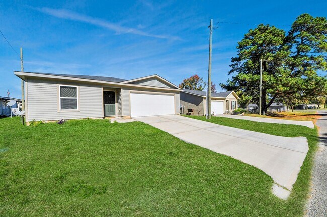 Photo - 164 Goldenrod