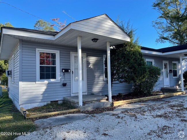 Building Photo - 6 Ruth Street Unit A Rental