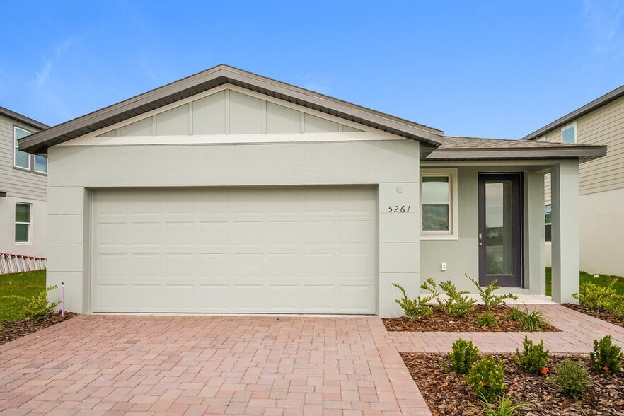 5261 Luke Hammock St