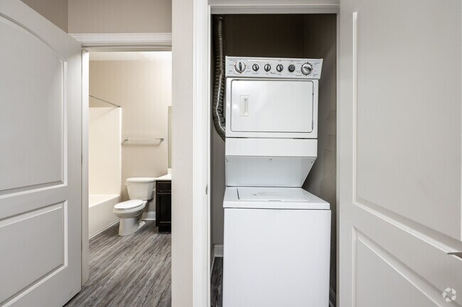 1BR, 1BA - 600SF - Laundry