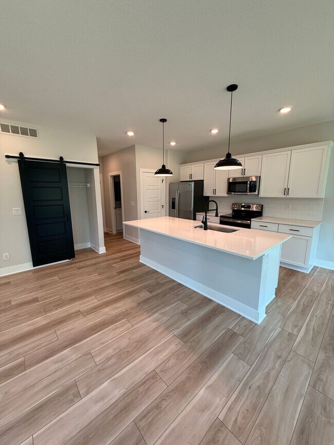 Photo - 908 Lincoln Wy Unit 908 Lincoln Way