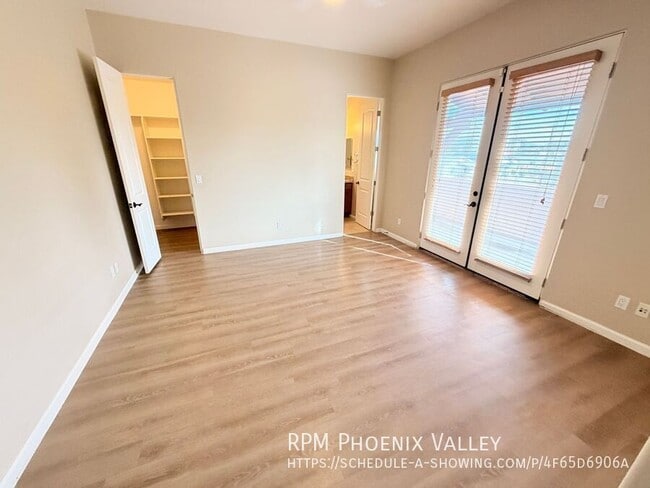 Photo - 897 E Roma Ave Unit 1