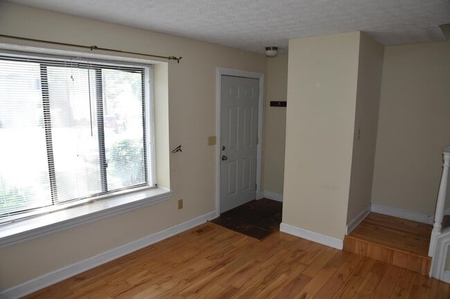 Photo - 6462 Cranston Way