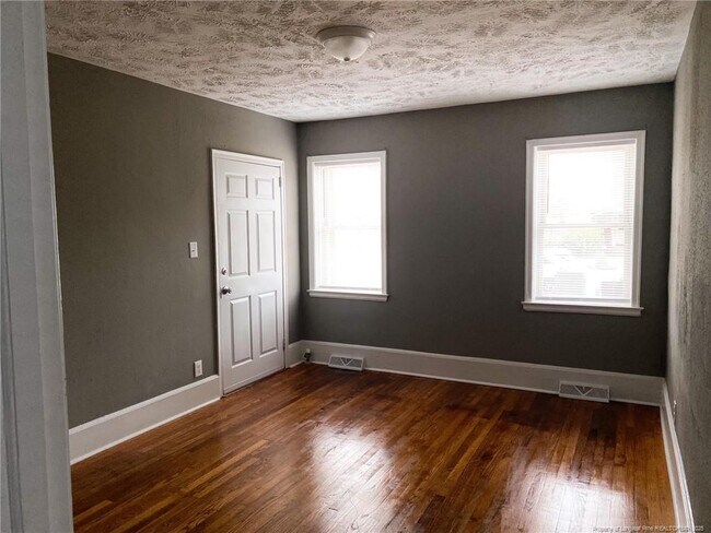 Photo - 210 E 16th St