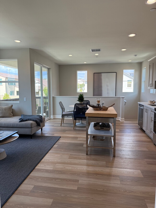 350 San Lorenzo Rd Unidad One Bedroom Apartment