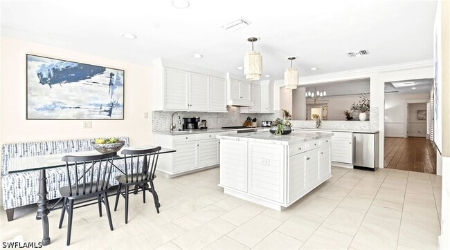 2700 Treasure Ln