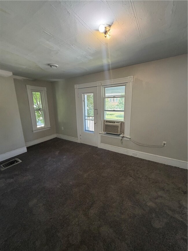 Photo - 454 Riverside Ave