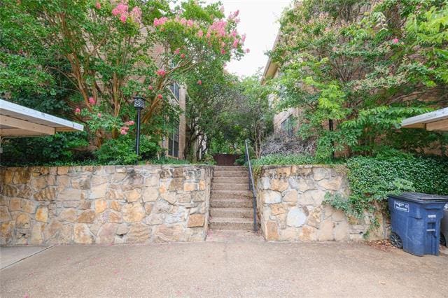 Building Photo - 3636 Dexter Ave Unit 3632