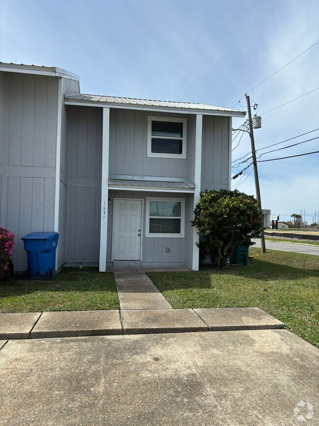 Building Photo - 1637 N James Ave Rental