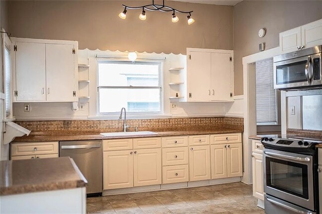 Photo - 1919 W North a St