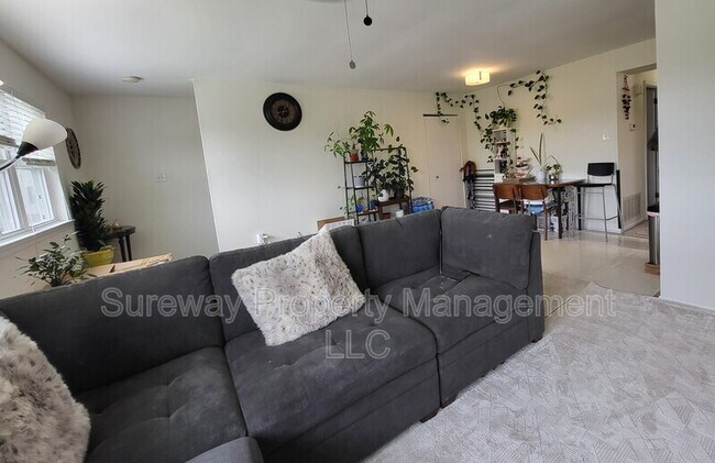 Photo - 505 Corinthian Ave Unit B