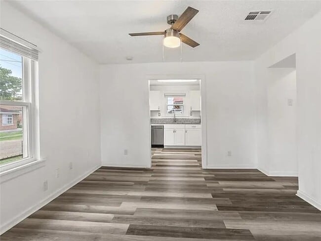 Photo - 8917 Apricot St