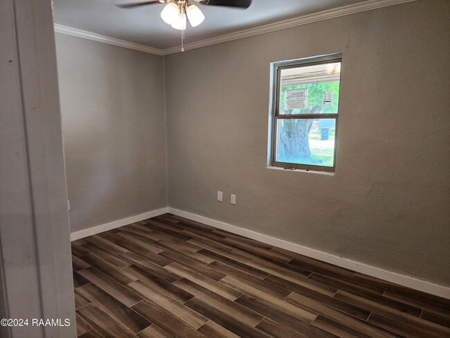Photo - 314 Deare St Apartment